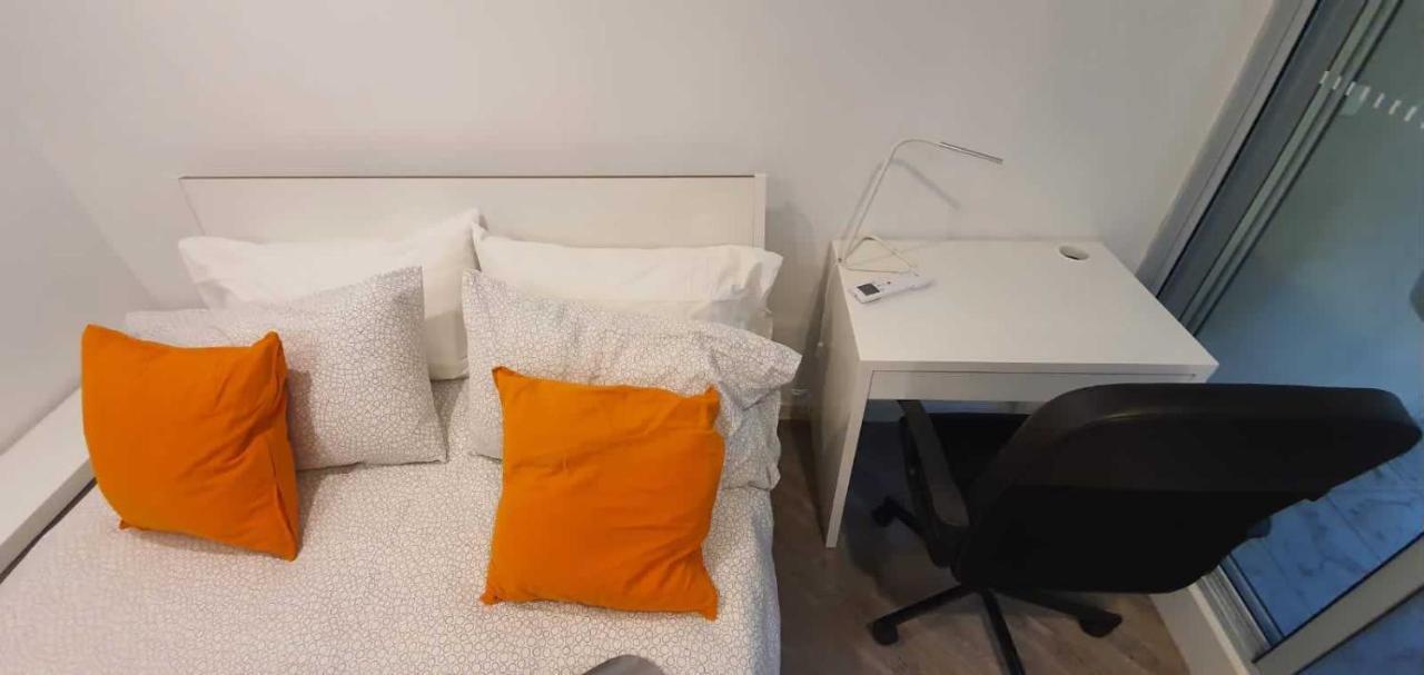 Dana-Cozy Studio With Shared Entry In The City Canberra Luaran gambar
